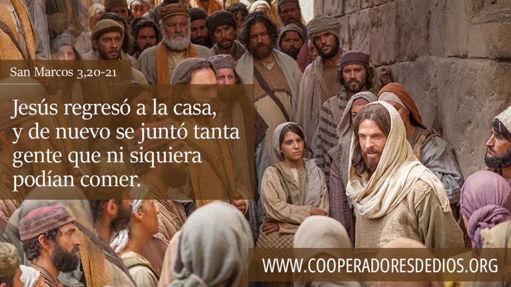 Jesús entre la multitud