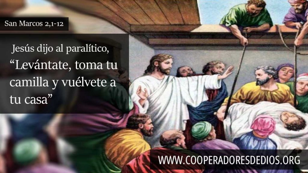 Jesús entre la multitud sanando un paralítico